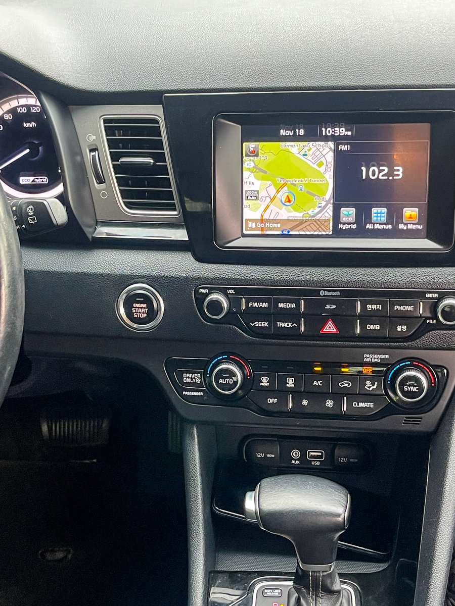 Auto24Rwanda's tweet photo. 🚗✨ Pre-loved Kia Niro Eco Hybrid now available!

Act fast—this eco-friendly ride won’t last long! 🕒
📞 Contact us now at +250 788 308 775 or 6424 

#cardealership #auto24rwanda #auto24 https://t.co/BVKDNU8HVc