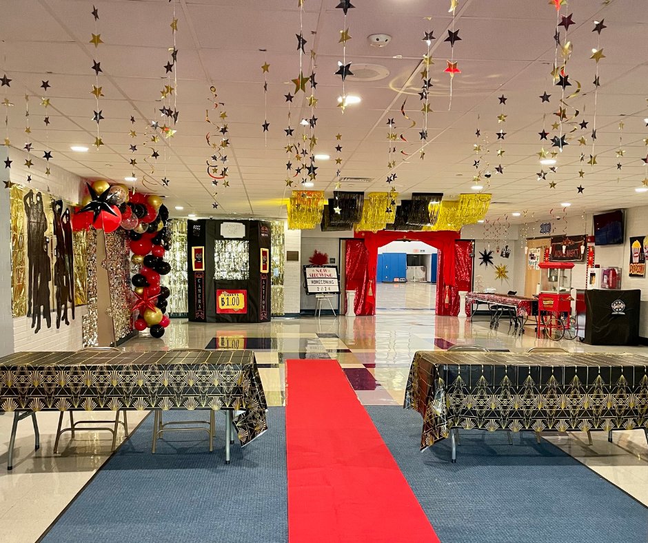PlvComSchools's tweet photo. PHS just wrapped up an unforgettable Homecoming weekend filled with fun and tradition! The festivities included the Homecoming Carnival, Homecoming Football Game, and Homecoming Dance. 🏈✨

This year’s theme was "Hollywood", bringing all the glitz and glamour to the celebration! https://t.co/5xbtntpPZ1