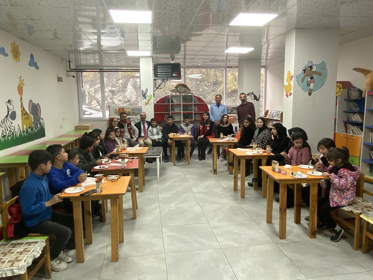 hakkarikutup's tweet photo. Dünya Çocuk Hakları Gününü kutluyor ve tüm çocuklarımızı sevgiyle kucaklıyoruz.
Bugün Aile ve Sosyal Hizmetler işbirliğinde kütüphanemizde keyifli bir etkinlik gerçekleştirdik.@MehmetNuriErsoy @HakkariValiligi @alicelik_64 @KTBKYGM @etkinkutuphane @idrisagacanoglu @evrensarigul https://t.co/zRQjyXMcFt