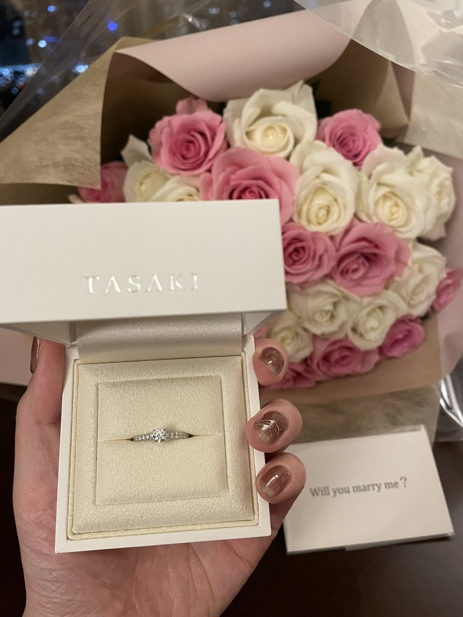 ruru_suu's tweet photo. やはりTASAKIのダイヤの輝きはすごい…
洗練されてて上品💍
結婚指輪色々見たけどTASAKI一択すぎる… https://t.co/6x3z8uglAf