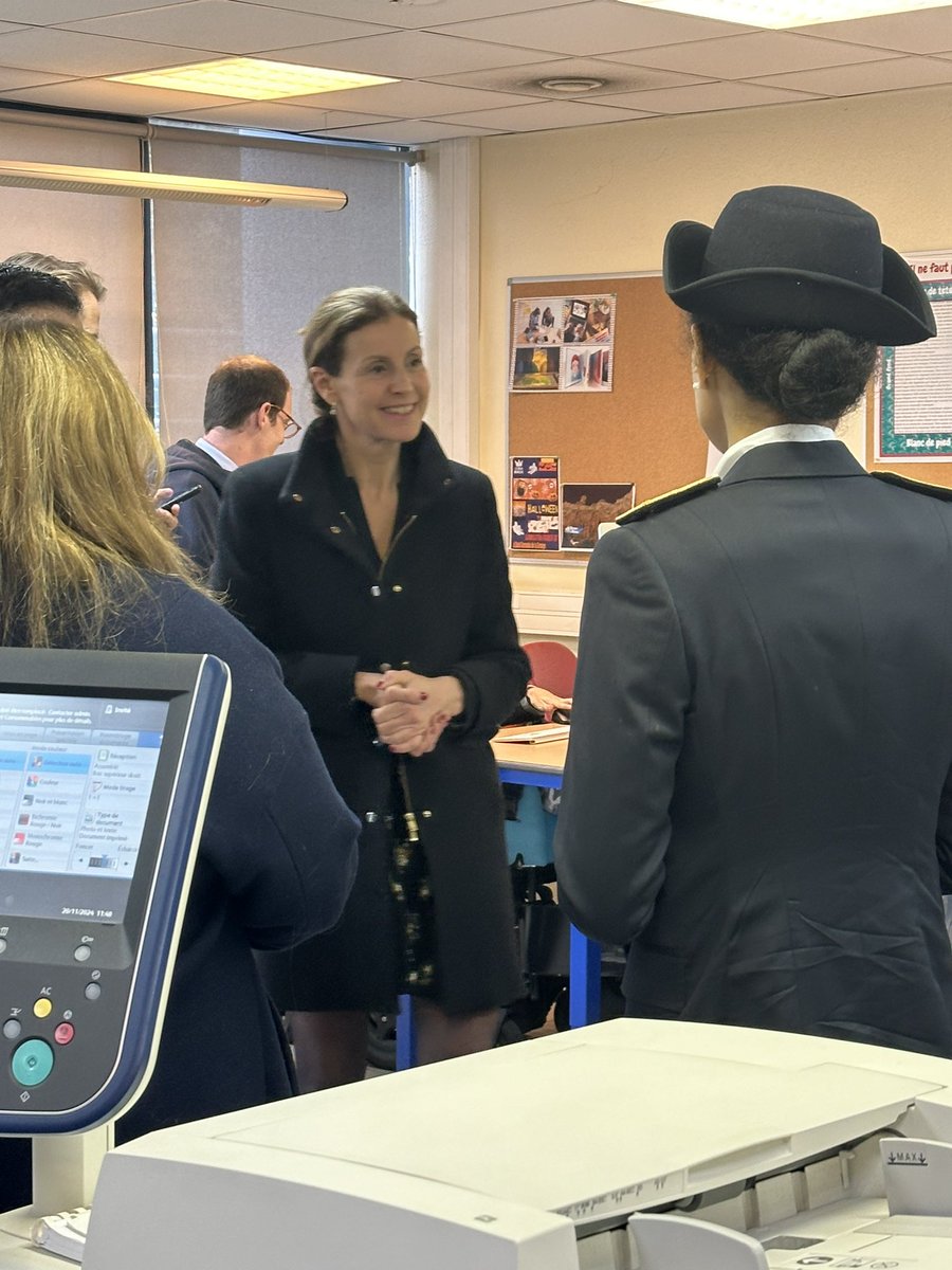 J’ai accueilli ce matin, au nom de <a href="/vpecresse/">Valérie Pécresse</a>, la ministre déléguée <a href="/lecocqcharlotte/">Charlotte Parmentier Lecocq</a> dans notre cher  <a href="/erea_jean/">Erea Jean Monnet</a> à <a href="/VilleDeGarches/">Ville de Garches</a>, dont nous sommes si fiers.
Les élèves ont pu exprimer leurs attentes et leurs satisfactions dans cet établissement qui les prépare pour l’avenir.