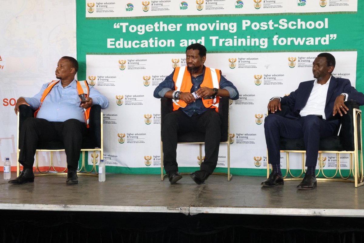 HigherEduGovZA's tweet image. "The launch of Ingwavuma Skills Centre is part of the government's commitment to providing skills to young people," said Deputy Minister Manamela in his address. 

#SkillsDevelopmentCentreLaunch
#DHET
#TVET