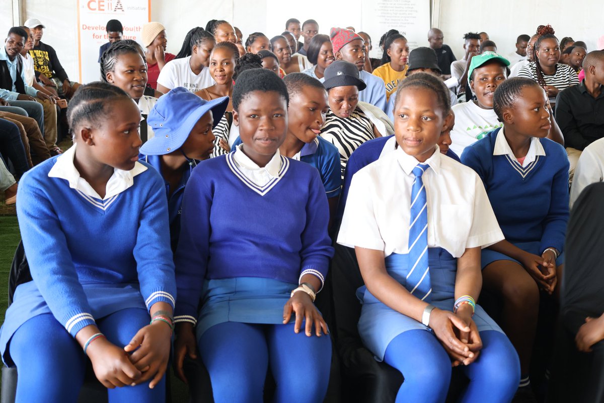 HigherEduGovZA's tweet image. "The launch of Ingwavuma Skills Centre is part of the government's commitment to providing skills to young people," said Deputy Minister Manamela in his address. 

#SkillsDevelopmentCentreLaunch
#DHET
#TVET