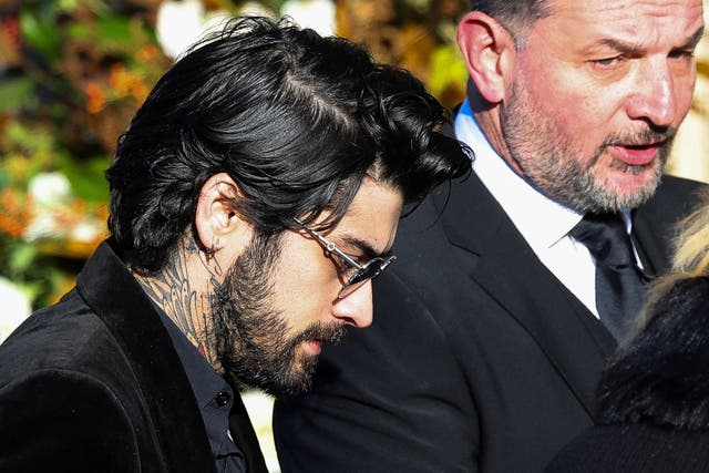 PopPanda007's tweet photo. One Direction Bandmates Harry Styles, Louis Tomlinson, Niall Horan  and  Zayn Malik
All Devastated at Liam Payne's Funeral Today. https://t.co/xCAiVlny2C