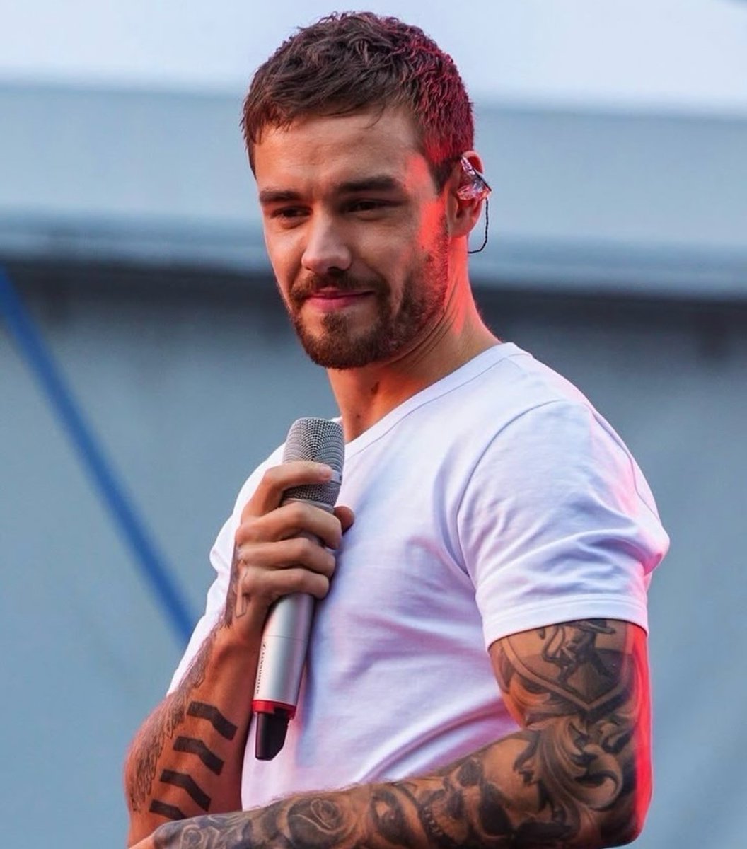 Lalitpalsaini22's tweet image. Liam Payne&apos;s funeral attended by all members of One Direction, close friends, and family. His bandmates expressed their deep sorrow and shared heartfelt tributes, emphasizing their enduring love and cherished memories of him. Public figures, including James Corden and fellow…