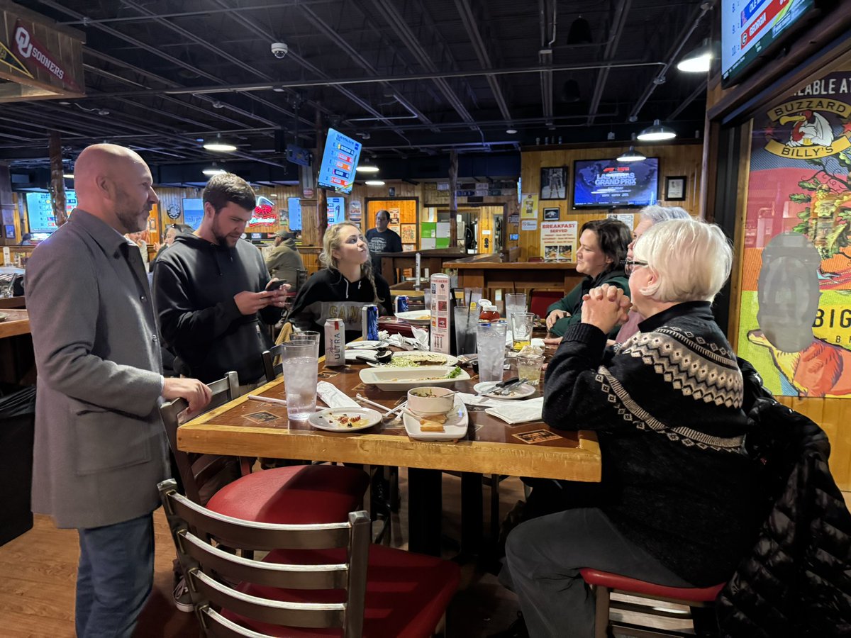 mybuddyjimmy's tweet image. Tuesday Together with the Downtown Neighborhood Association and the Des Moines @DowntownChamber of Commerce at Buzzard Billy&apos;s. #DSMUSA #enjoylocal #downtowndsm #chamberofcommerce #dtchamber