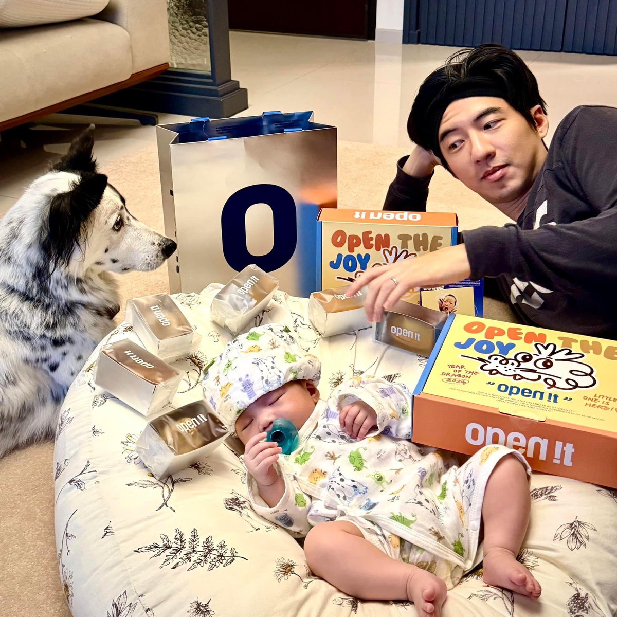 everythingfmp's tweet photo. 241120 FMP ig update

พี่เมิ่งป๋อมาแชร์รูปน่ารักๆ ของครอบครัวพี่ และ น้องตัวเล็กค่ะ น่ารักมากๆเลย 🥹💖

#ฟู่เมิ่งป๋อ #fumengpo #傅孟柏 #fumengpaul https://t.co/G1UUeIiI34