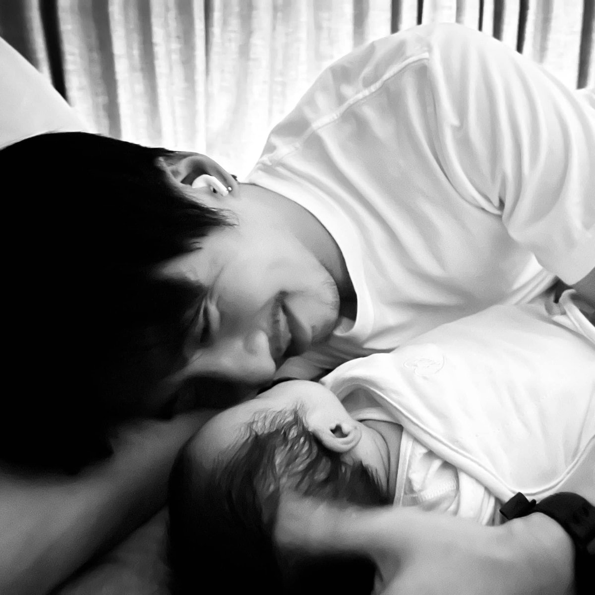 everythingfmp's tweet photo. 241120 FMP ig update

พี่เมิ่งป๋อมาแชร์รูปน่ารักๆ ของครอบครัวพี่ และ น้องตัวเล็กค่ะ น่ารักมากๆเลย 🥹💖

#ฟู่เมิ่งป๋อ #fumengpo #傅孟柏 #fumengpaul https://t.co/G1UUeIiI34