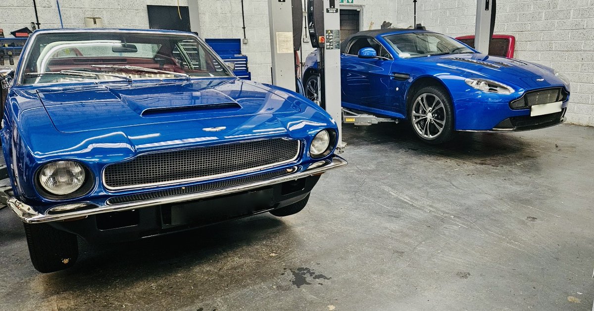 40 years of Aston Martin evolution.

Beautiful blue 1970s Vantage and a beautiful blue 2015 V12 Vantage .. ❤😍 

#Astonmartin #astonmartinv12vantage #astonmartinv12 #astonmartinvantage #classiccar #supercar #fastcars