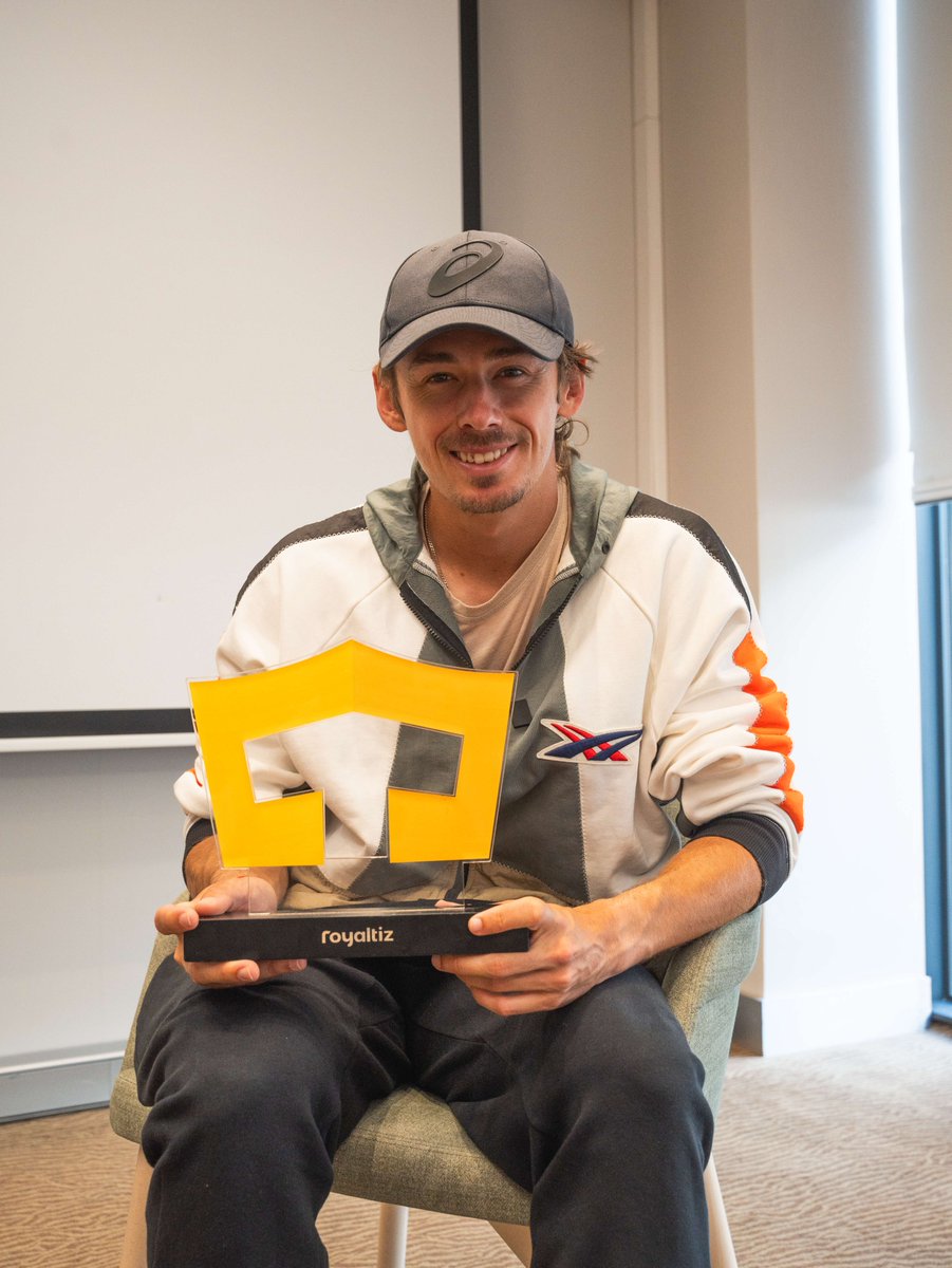 royaltiz_official tweet media