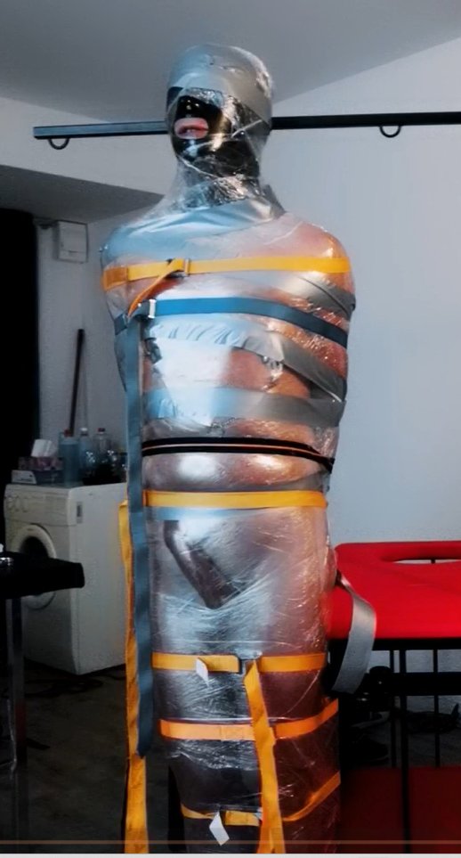 MeLatexGoddess's tweet image. Good nigh Sweety...(or Sweaty?) 😘😃