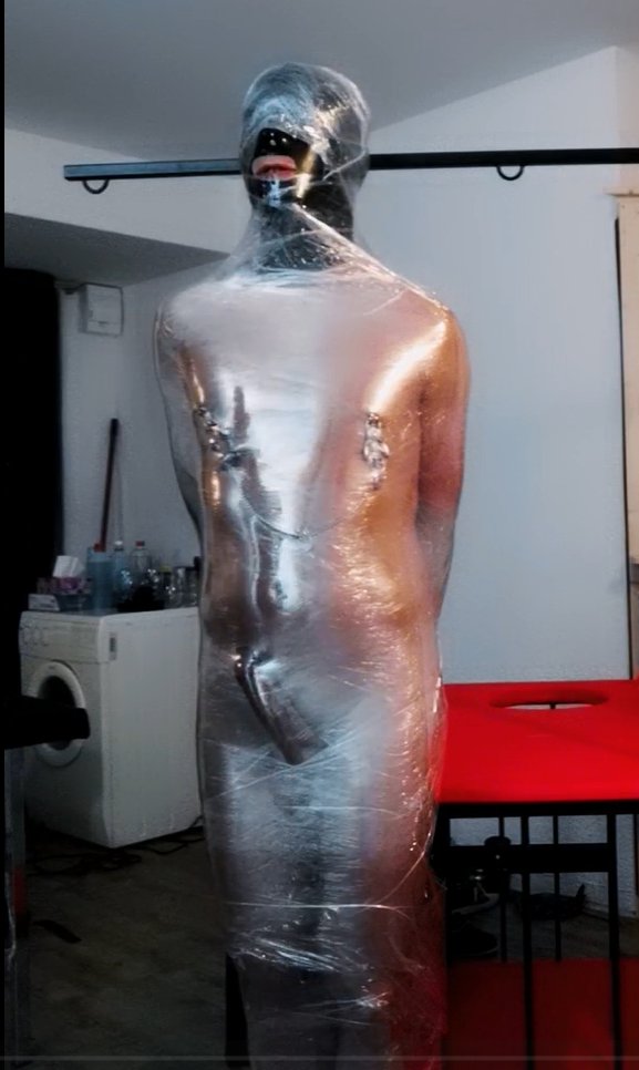 MeLatexGoddess's tweet image. Good nigh Sweety...(or Sweaty?) 😘😃