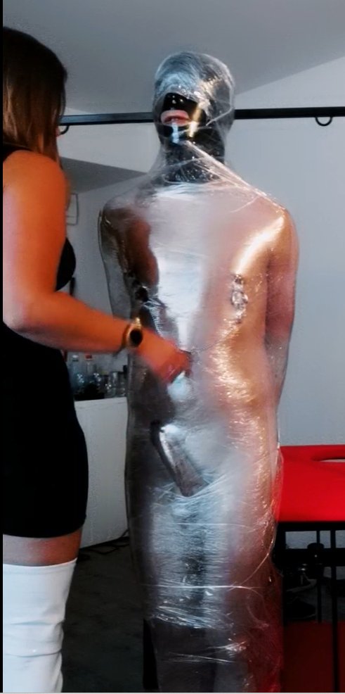 MeLatexGoddess's tweet image. Good nigh Sweety...(or Sweaty?) 😘😃