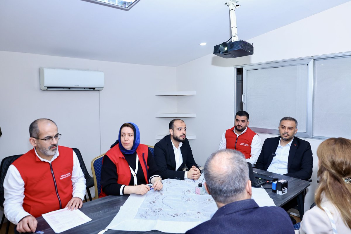 Ak saçlılarımız, asırlık çınarlarımız... Hepsi bizim için çok kıymetli ❤️

65 yaş ve üstü büyüklerimizin saç ve sakal traşı ihtiyaçlarını tamamen ücretsiz bir şekilde giderdiğimiz Şekerdere’deki hizmet noktamızı ziyaret ettik.

Büyüklerimizin sağlığı ve ihtiyaçları için