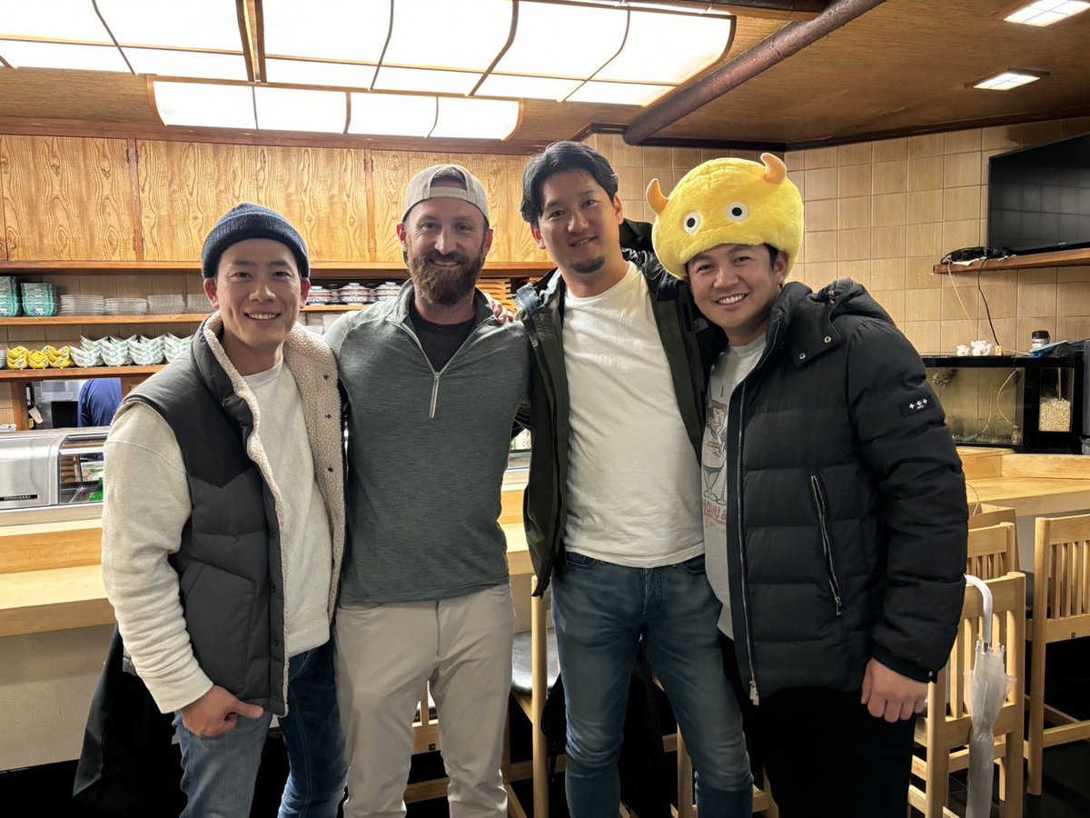 19Yasuaki's tweet image. 5年ぶりのパットンを横浜まみれにしてみた🐹5年ぶりの再会。

当時のメンバーで集合。みんなどこに居てもファミリーなのよ。

#将軍 #パットン
#冷蔵庫 #ほんとは良いやつなのよ
#ありがとう #三上朋也
#集合 #横浜まみれ
#共に闘った仲間よ
@SBPatton @jiletta