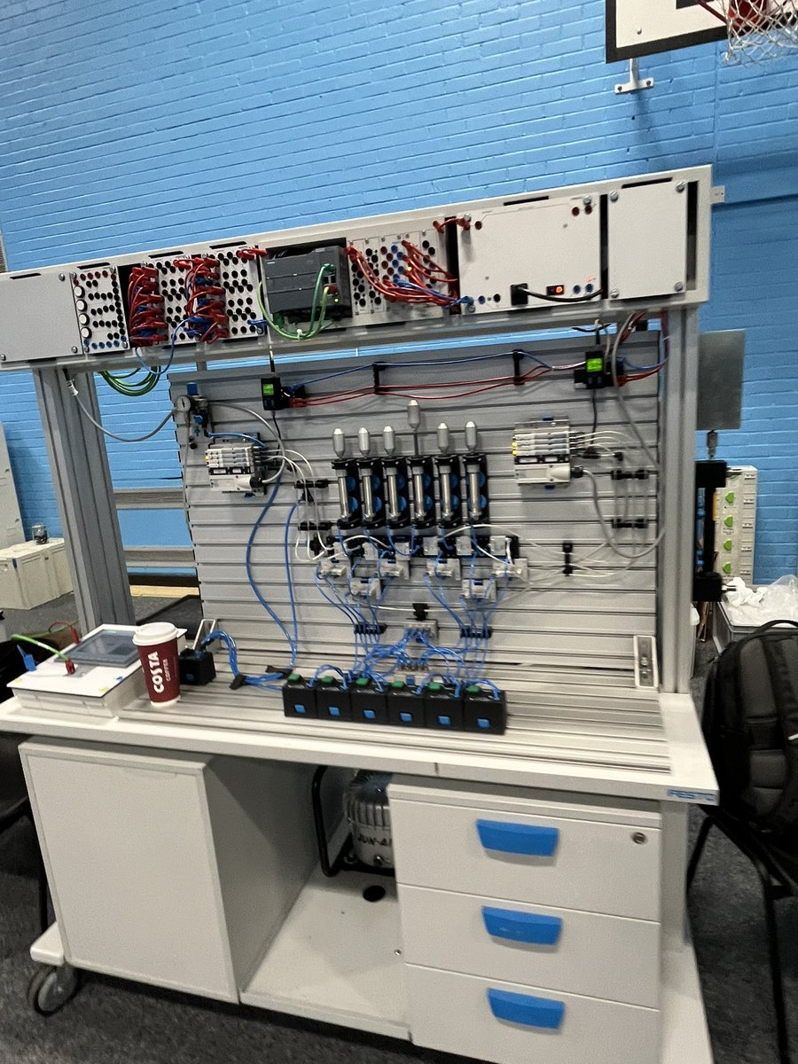 Jackie Moores- Tameside College & Clarendon Sixth tweet media