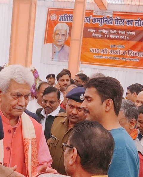 hannisingh987's tweet photo. जम्मू कश्मीर के महामहिम उपराज्यपाल #विकास_पुरुष आदरणीय @manojsinha_  के साथ शिष्टाचार मुलाकात कर आशीर्वाद प्राप्त करते हुए...

@SunilJiBJP
@shashank_9769 
@AmanSin85003874 
@BhanuPrarapSin1 
@sudhakarkushbjp https://t.co/KAOAlXYKsG