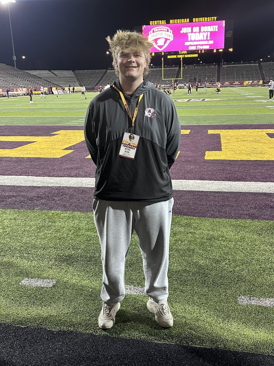 mitchel_bilicki's tweet photo. Was great to be back in Mount Pleasant yesterday, to see @CMU_Football in action! Thank you @CoachCalley21 for the invite! 

@CoachMcNamara9 @CMUCoachCornell @CustanceCalvin @CoachMcElwain @Coach_Tavita @CoachHarris28 @CoachLinares @OLMafia https://t.co/0ZntSmXC22