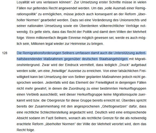 Anwalt_Jun's tweet photo. Remigration = Abschiebung von Staatsbürgern.
Das BayVG München macht in seinem jetzt veröffentlichen Urteil klar, was Remigration bedeutet, nämlich: 

"Die Remigrationsforderungen Sellners umfassen damit auch die Unterstützung aufenthaltsbeendender Maßnahmen gegenüber deutschen Staatsangehörigen". 

Ob #DankeUlrich Vosgerau jetzt nach NDR, ZDF und @GRUENE_Hamburg auch das Verwaltungsgericht abmahnt, weil hier die Meinung geäußert wird, dass Sellner'sche Remigration auch Ausweisungen von Staatsbürgern umfasst?

https://t.co/taIlDUSG6m