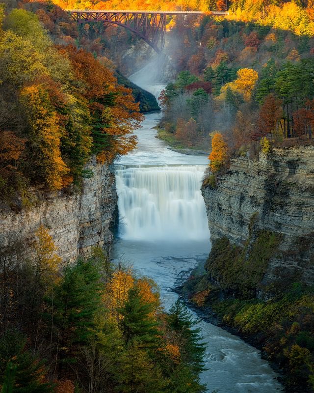 Fleeting fall views in #Letchworth (now passed) 💦🍂🐿️ #letchworthstatepark 📸: <a href="/BrandonSprung/">Brandon Sprung</a> #roc