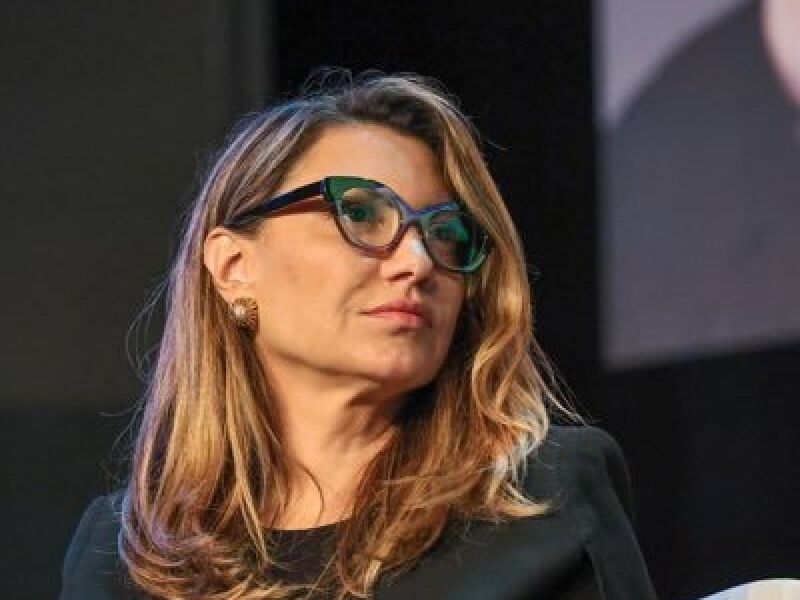 KriskaCarvalho's tweet photo. Que jamais seja esquecido que uma mulher foi uma das protagonistas na salvação da democracia no dia 8 de janeiro e impediu que entrássemos em uma ditadura sanguinária bolsonarista. O nome dela é Rosângela da Silva, mais conhecida como Janja. https://t.co/Xk5Gfinj9B