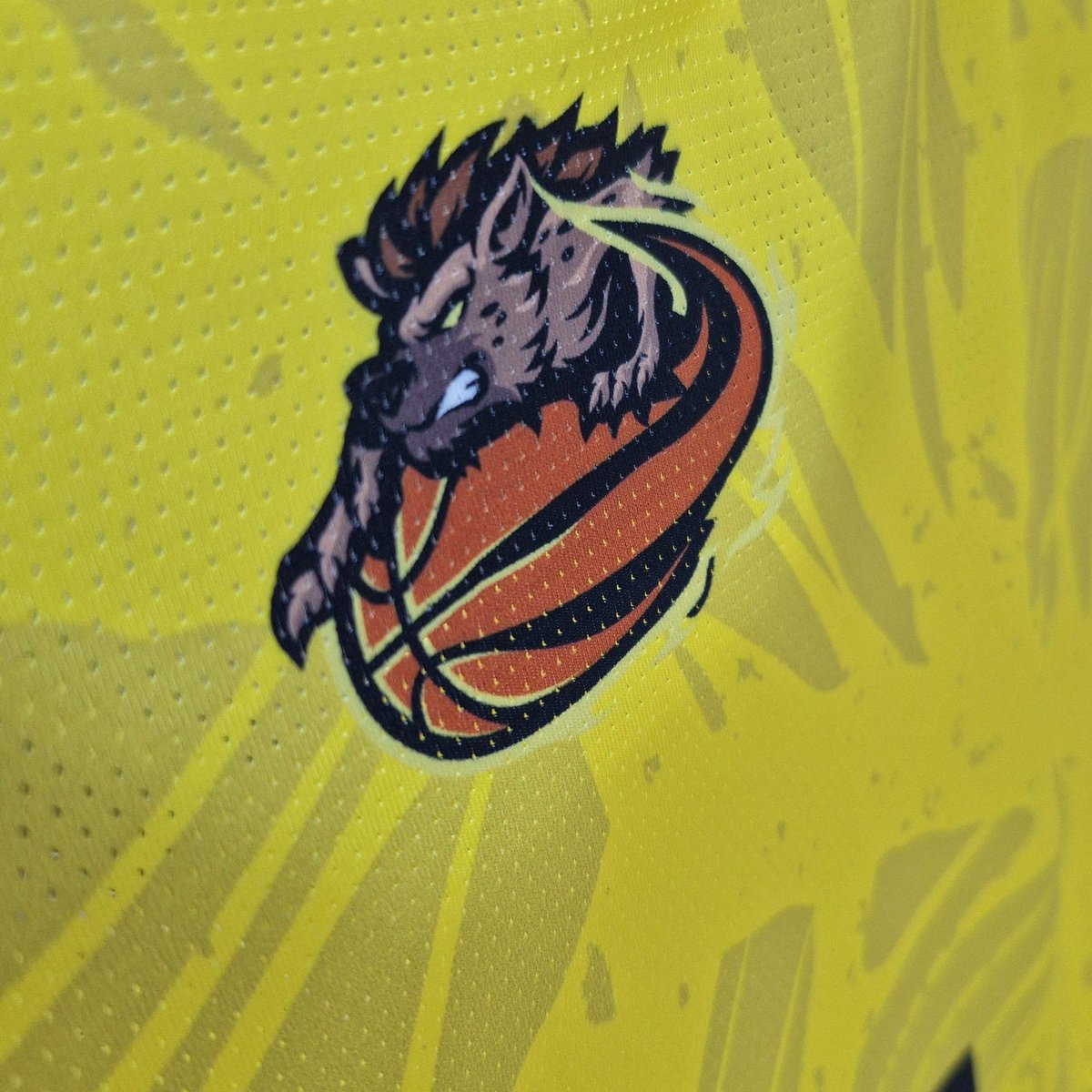 #basketball 🤟 - La Team #AKKASPORTS, vous présente aujourd'hui, le maillot extérieur de Basket 𝙋𝙍𝙊©️ réalisé pour 🏀 Combs Basket Club 🏀.
🙏Merci à Teddy pour la confiance sur ce joli projet et la totale liberté de création ‼️