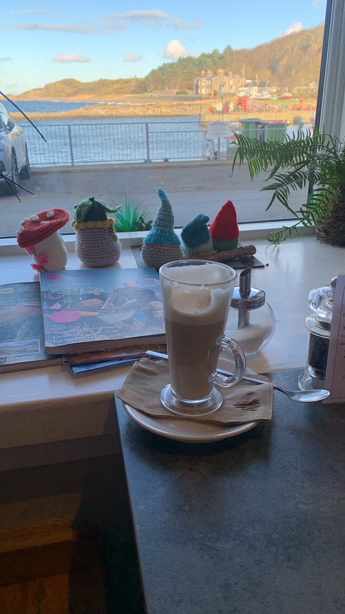 Queenager tweet media