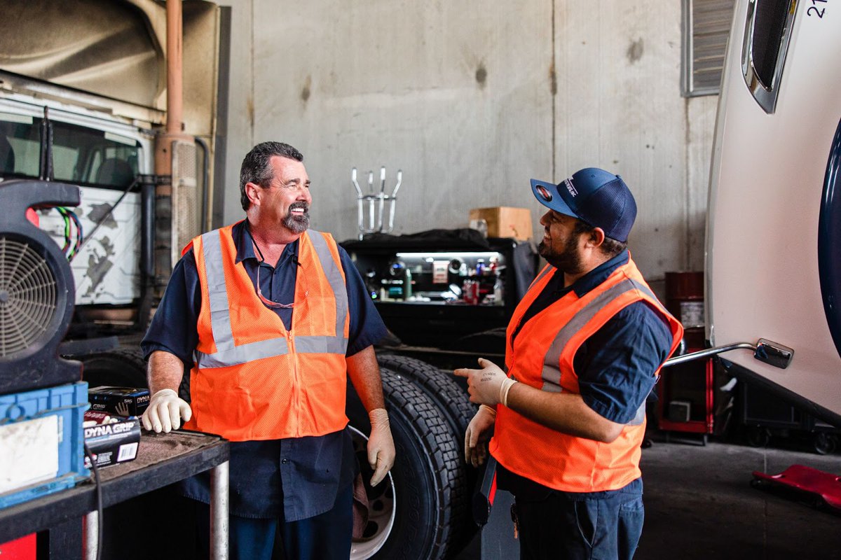 We're hiring in our Maintenance Department in Greer, SC, &amp; Ellabell, GA! 🚛

Open roles:
• Maintenance System Coordinator
• Director of Fleet Maintenance
• Diesel Shop Manager (Night/Day)

Join Team Benore today! Apply: jobs.benorelogistics.com

#NowHiring #TeamBenore