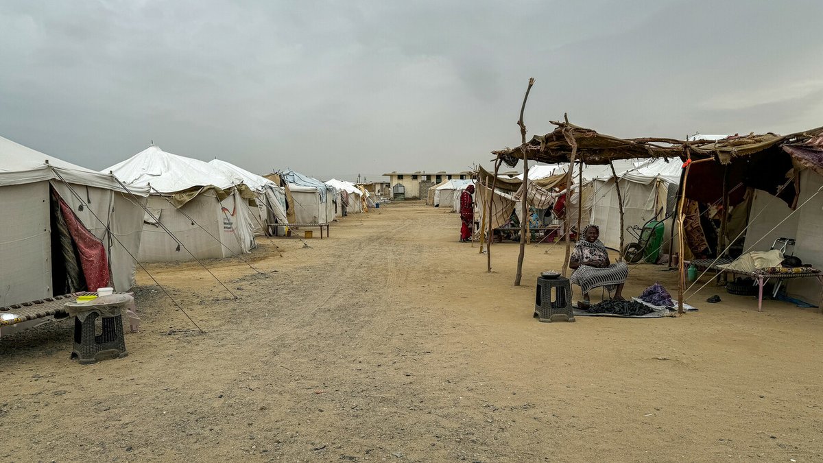I’m back in Sudan, which suffers the worst displacement crisis in the world:  14 million people have been driven from their homes by armed groups acting with impunity.

Millions receive no real aid nor protection.  The few remaining safe areas are bursting at the seams.

1/2