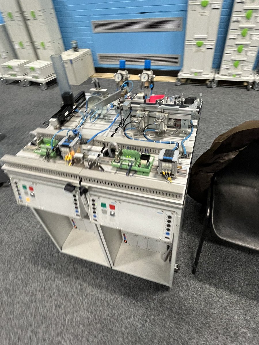 Jackie Moores- Tameside College & Clarendon Sixth tweet media