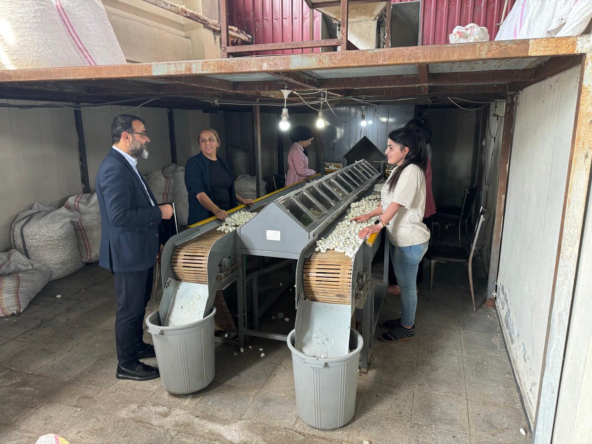 İlçe Başkanımız sn. Abdulselam Toprak, İlçe Tarım Müdürü ile birlikte İlçemiz de bulunan İpek İplik Üretim Tesisini ziyarette bulunup fabrika işçileri ile sohbette bulundu.
<a href="/erkankandemir/">Erkan Kandemir</a> 
<a href="/agral_abdullah/">Abdullah Ağralı</a> 
<a href="/yukselmuslum27/">Müslüm Yüksel</a> 
<a href="/RasitOcak/">Raşit Ocak</a> 
<a href="/Akparti/">AK Parti</a>