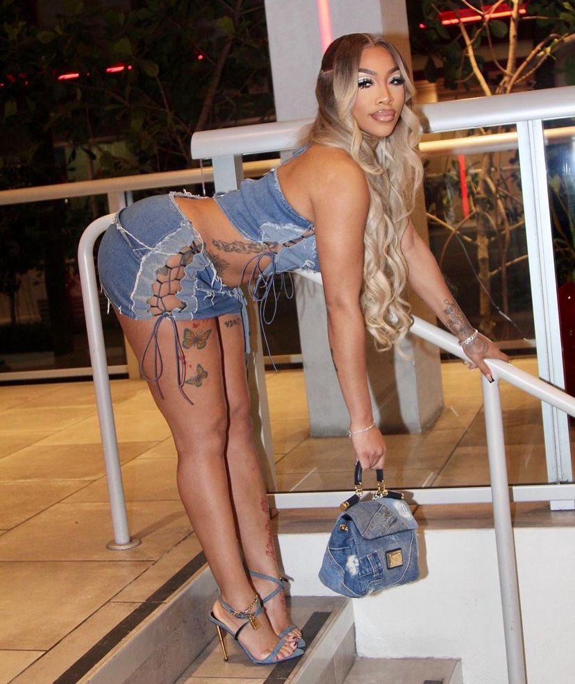 cecilyx__'s tweet photo. I like my bit^h bad and exotic her attitude cocky damn 💙 https://t.co/uyn4frzSGZ