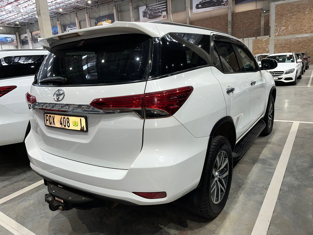 cticargroup's tweet photo. Ready to imported into Botswana 🇧🇼 

Toyota Fortuner 2.8 GD-6 4x2

P350,000.00

☎️+267 373-1103

https://t.co/uciomyzh42 https://t.co/5qk0iQ8kFH