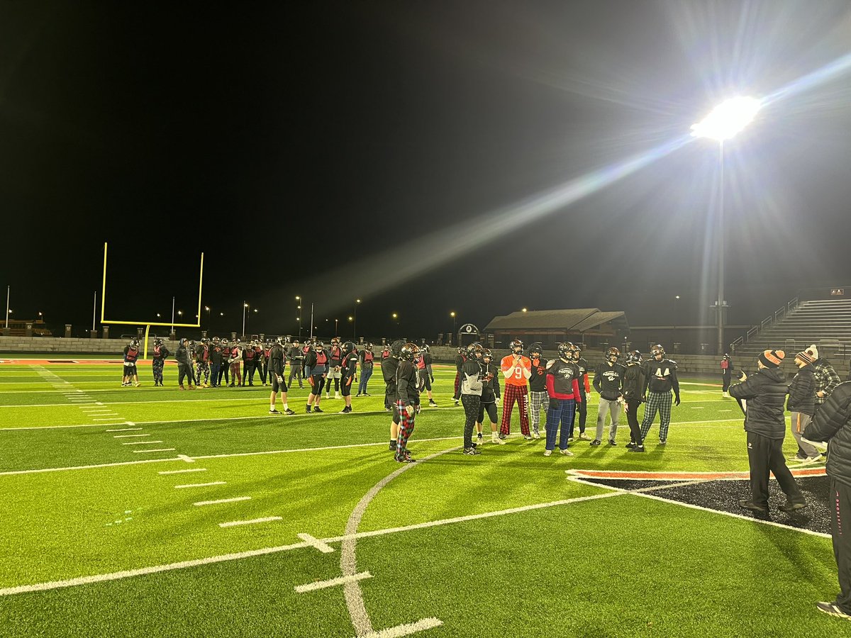 StratfordFB's tweet image. Thank you @FootballMHS for allowing us to use your beautiful facility throughout the playoffs! 

#ChasingX
#ReadyTo3Peat
#iagdtbat
#wisfb