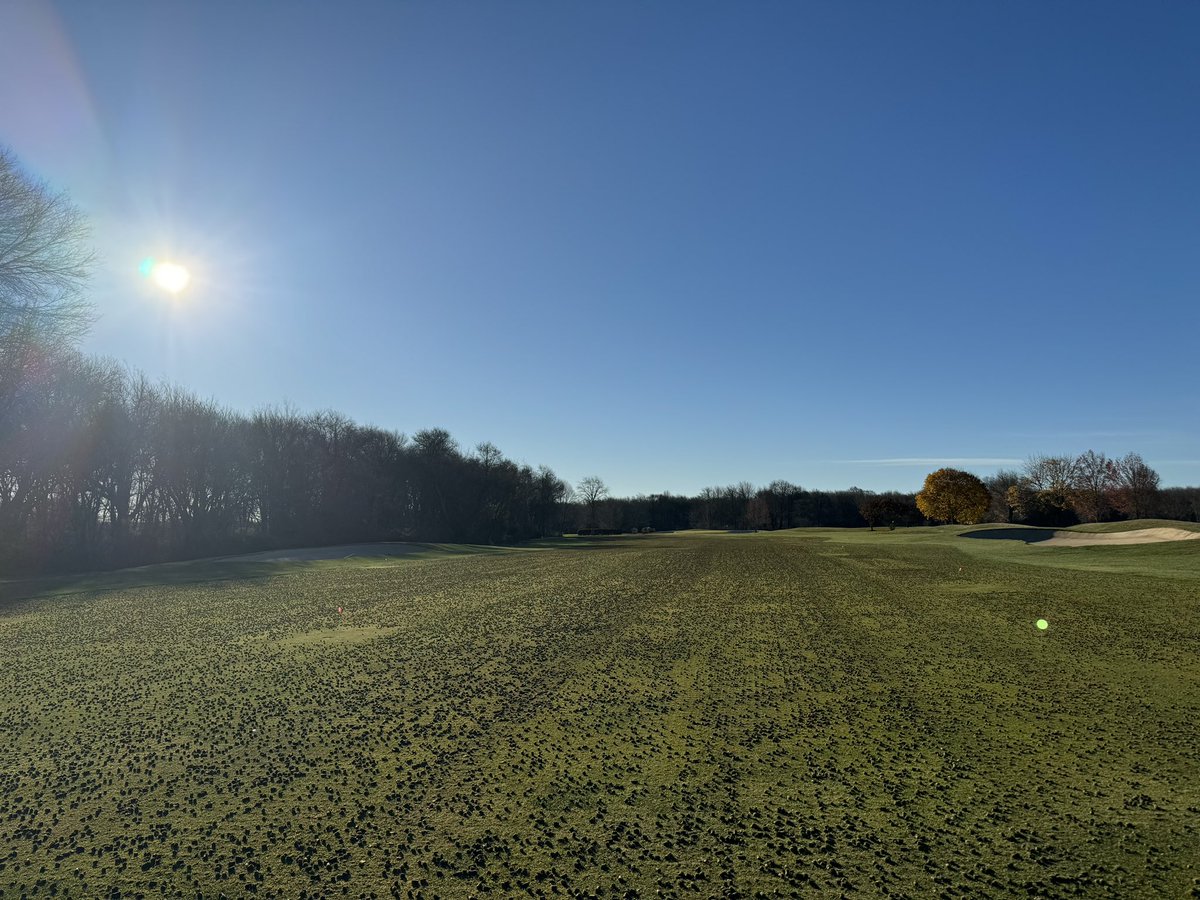 WLagasseTurf's tweet photo. Busy week at SCC; ninja tine on greens, fairway aeration courtesy of @sportscapesultd and now it’s time to sling some sand! #DroppingLoads @DunningSandman #CTMafia https://t.co/ZznBj7rVMH