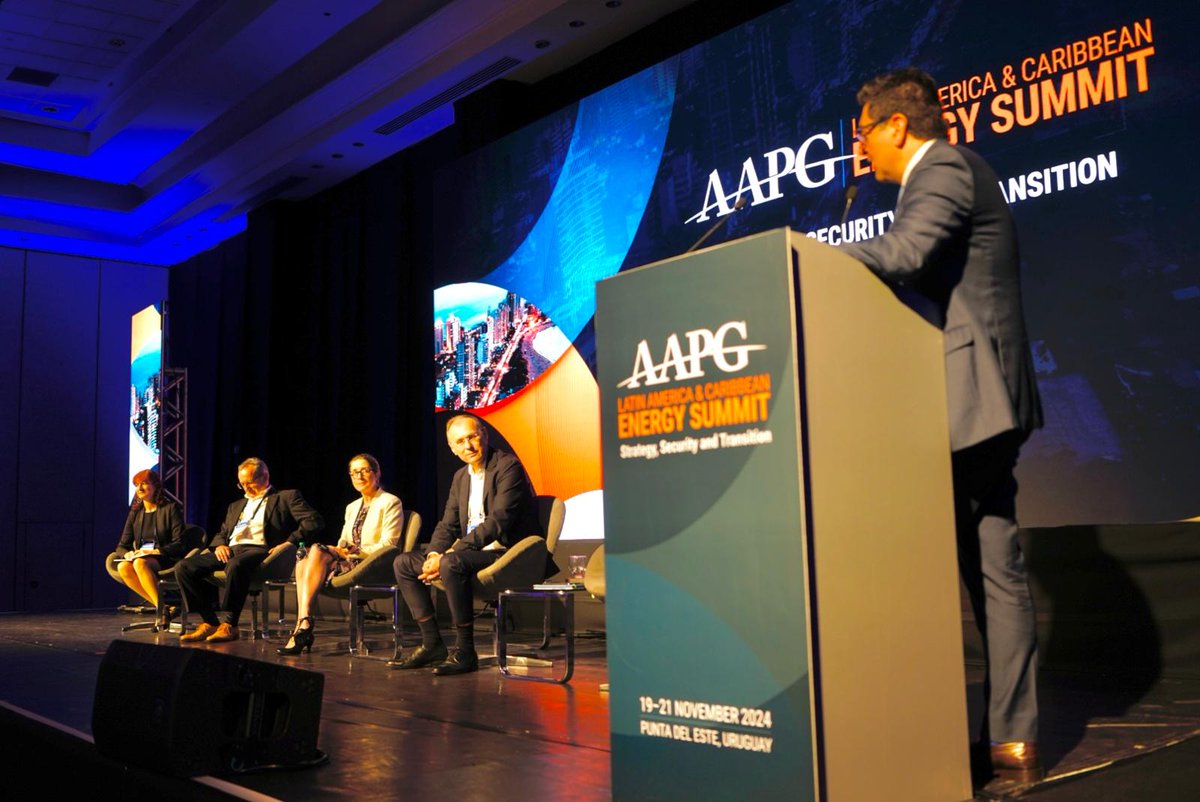AncapUruguay's tweet photo. ➡️Intensa agenda de intercambio en #LACEnergySummit en el que participan 82 empresas de 14 países.
➡️Empresas coinciden en destacar los aspectos geológicos offshore en Uruguay y las condiciones favorables que presenta para el desarrollo de proyectos. https://t.co/maFT2qFf29