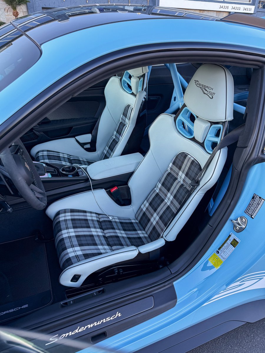 Last day in CA. Spending it with a Gulf Blue GT3RS. Factory options only. From paint to interior. Wow. Just WOW.