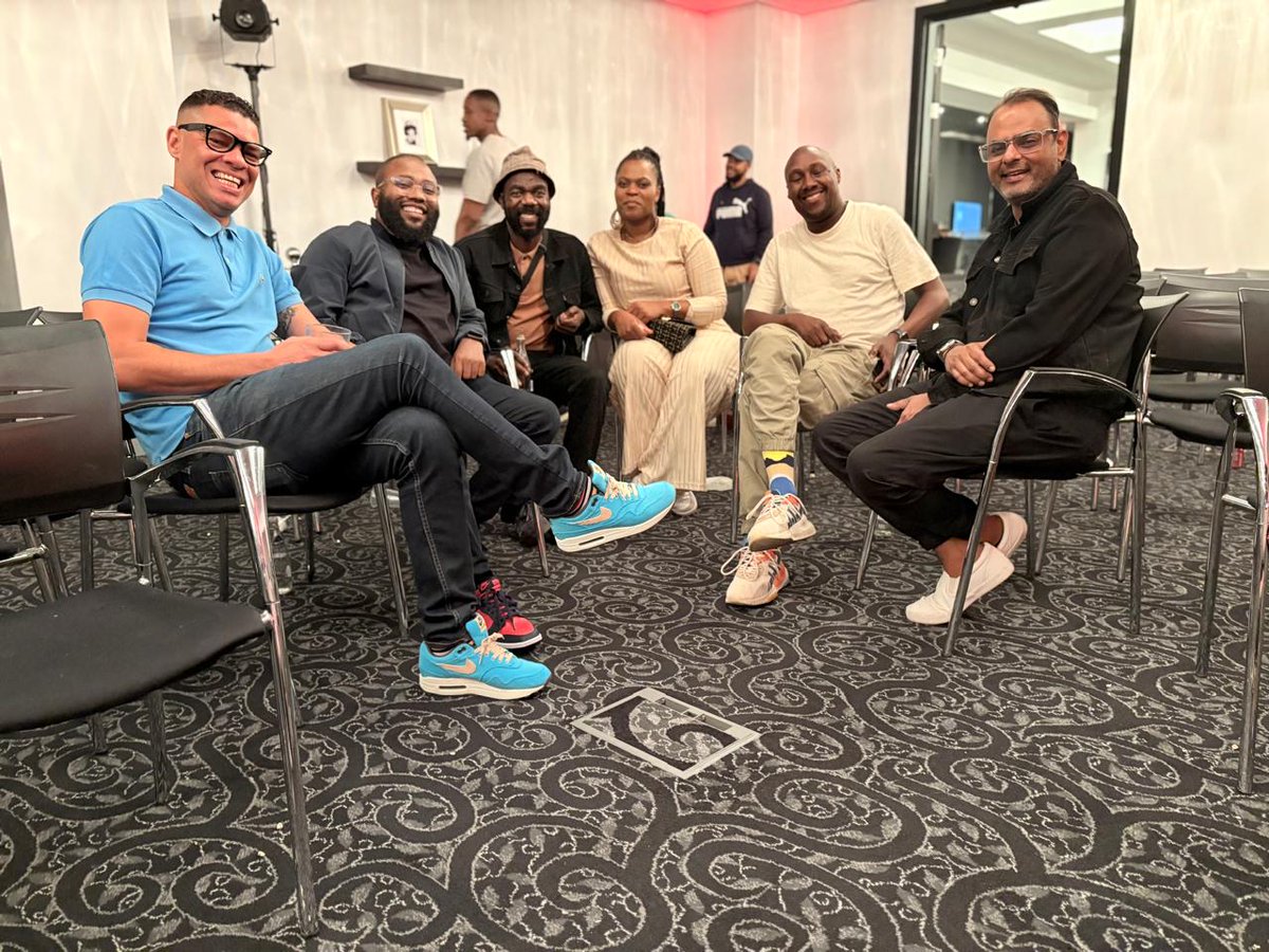 Me and my people traveling at 1670 k/h  around the sun  which (solar system) traveling @ 828 000 k/h around the galaxy. Such is life <a href="/eugenekhoza/">Eugene Khoza</a> #KediboneKomedy#BafanaBafana #WeDoMoreWednesdays #BizQuiz #GameBlackFriday #MarketOpportunity #1LifeChangingLives #Jaguar
#SouthSudan