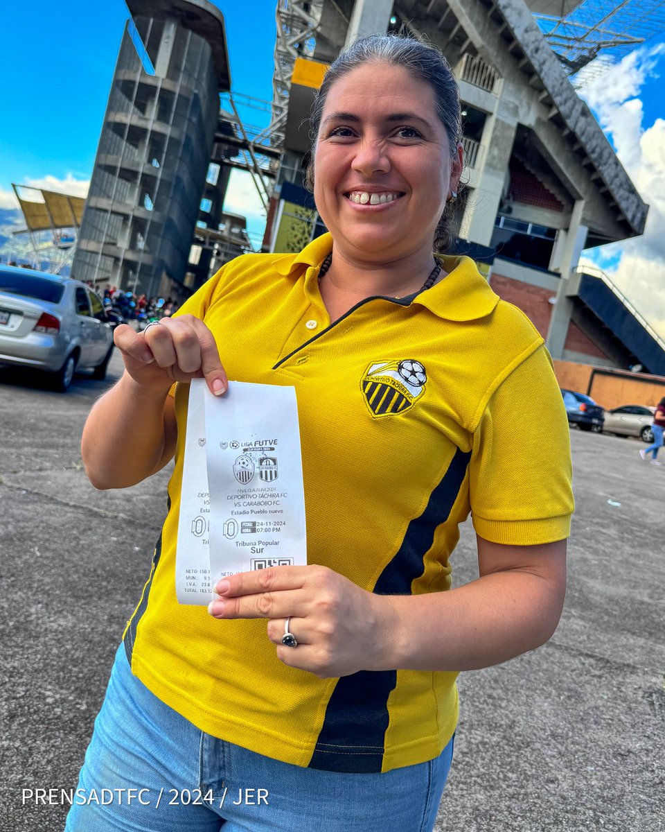 DvoTachira's tweet photo. 👏🏻 Ellos ya tienen su entrada para estar el domingo en el Templo y alentar con el alma, la vida y el corazón al Aurinegro 👏🏻

En 4️⃣ días, a reventar Pueblo Nuevo 🫀��

#VamosTáchira 💛🖤 https://t.co/wSN03h3zsg