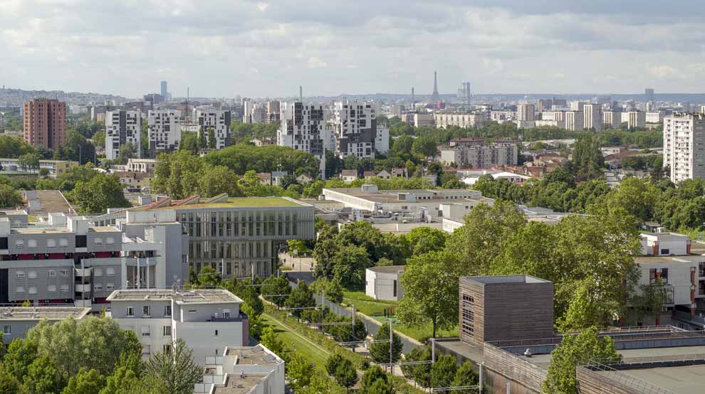#PLUi | 📄🗺️La révision du PLUi, ca avance ! 
Les élu.e.s ont arrêté ce mardi le projet de révision, pour l'adapter aux nouveaux défis climatiques, mieux protéger les populations et répondre aux attentes d'une ville plus durable et résiliente ✨
plainecommune.fr/vie-du-territo…