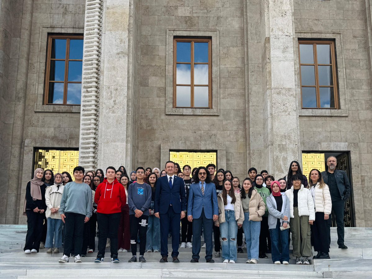 bektasbaris's tweet photo. Selçuklu Anadolu Lisesi 9. Sınıf öğrencilerini, Okul Müdürü Sayın Hakan Bahçeci, öğretmenleri Sayın Mustafa Murat Ertaş, Sayın Nuşin Olgun ve Sayın Yeşim Güven’i meclisimizde ağırladım. 

Nazik ziyaretleri için Okul Müdürümüz Sayın Hakan Bahçeci nezdinde hem öğretmenlerimize hem de öğrencilerimize teşekkür ederim. @konya_sal @bahcecihakan