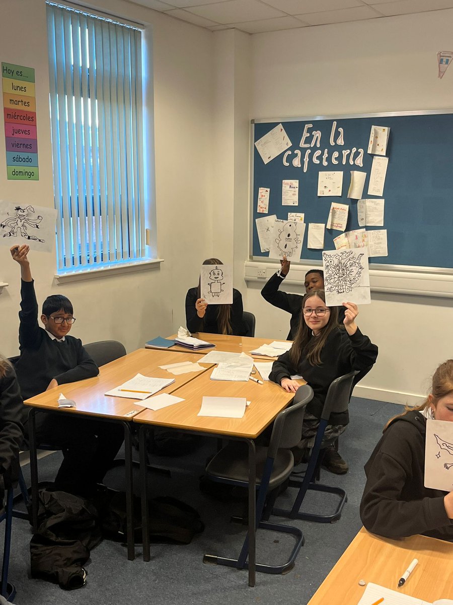 SASB_ML's tweet image. Mr Burns and his S2 class had great fun drawing their Spanish monsters to learn body parts this afternoon! 🇪🇸 💪🏻🦵🏾🦶🏾🐲