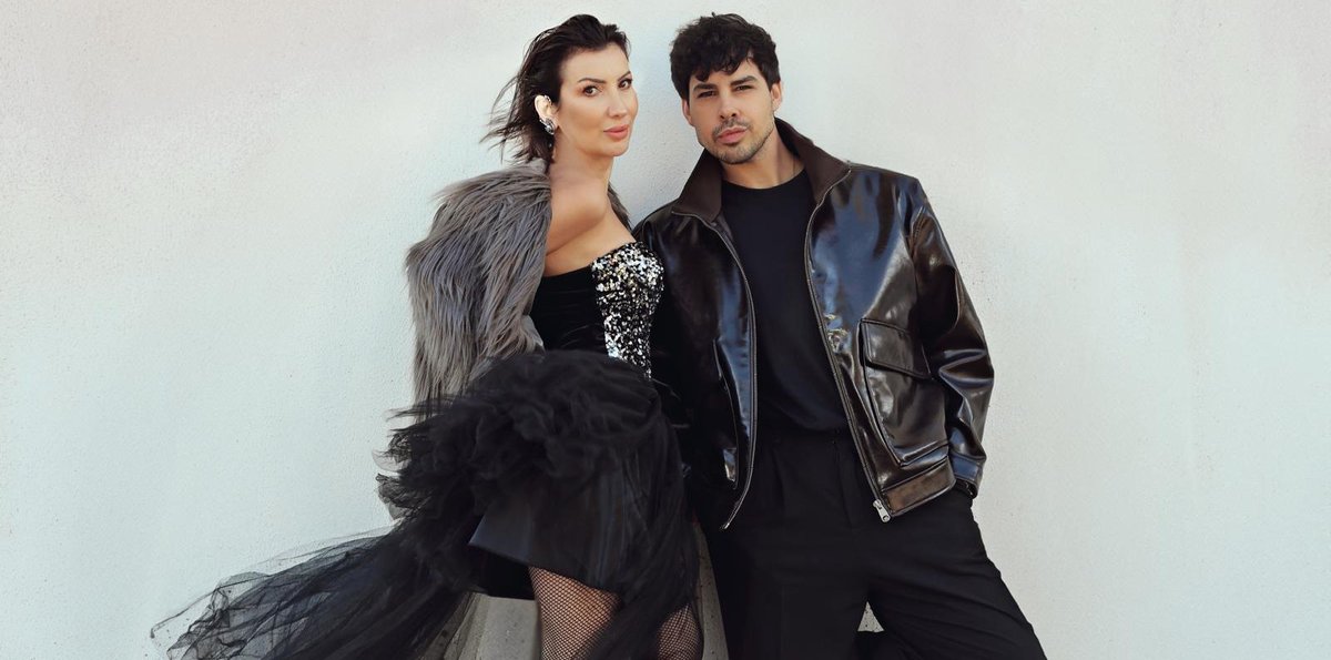 theanatoliapost.com/mine-ayman-ve-…
Mine Ayman ve Erdem Tunç 2010 yılında Enbe Orkestrası'nın albümünde yer alan "Sev beni" isimli enerjik şarkıyı birlikte seslendirdi
<a href="/EnbeMuzik/">Enbe Orkestrası</a> <a href="/mineayman/">Mine Ayman</a> #erdemtunc #sevbeni