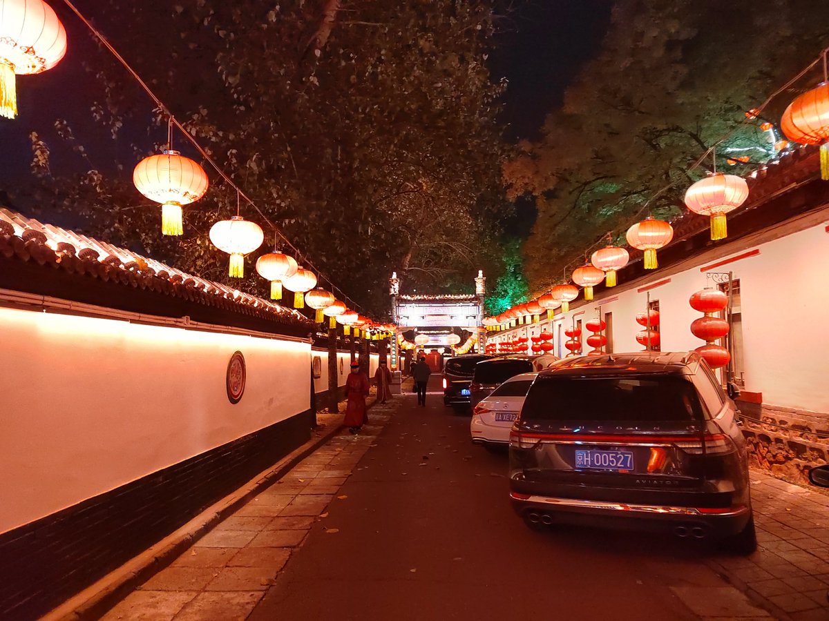 LUMaxime's tweet photo. 千里迢迢从北京东边四惠到西边苏州桥，五款酒的表现不辱使命。

居然还认识了一个Breton，很亲切，聊了很多。吃喝和文化真的能跨越很多，快速拉近有着文化交集的两个陌生人。 https://t.co/T4xtZRBXWE