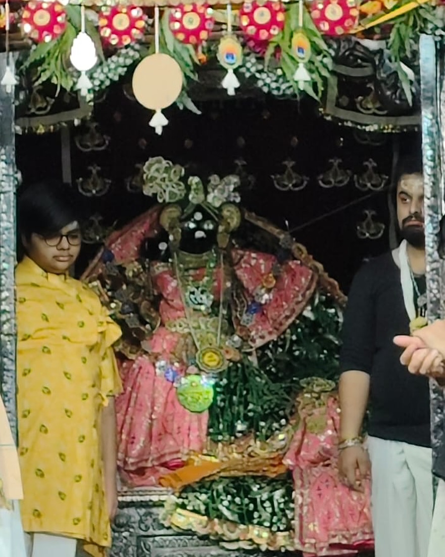 banke_shri's tweet image. हम सबके प्यारे ठाकुर श्री बांके बिहारी लाल जी के संध्या आरती दर्शन