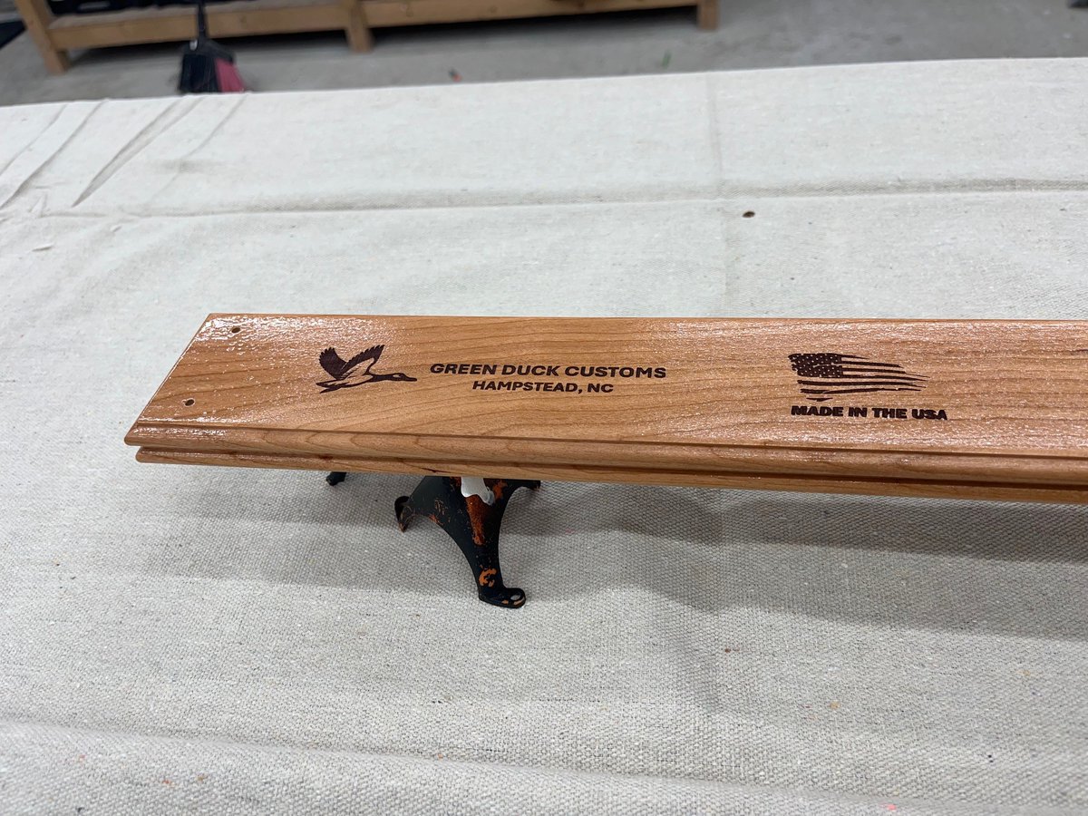 GreenDuckCustom's tweet image. Just finished spraying these military challenge coin displays for a customer (the finish is still wet in the photos).  Hardwood Black Cherry finished with Target Coatings EM8000 Conversion Varnish.   Check the link for more info: greenduckcustoms.com/shop/p/marsocu…

#veterans #challengecoin…