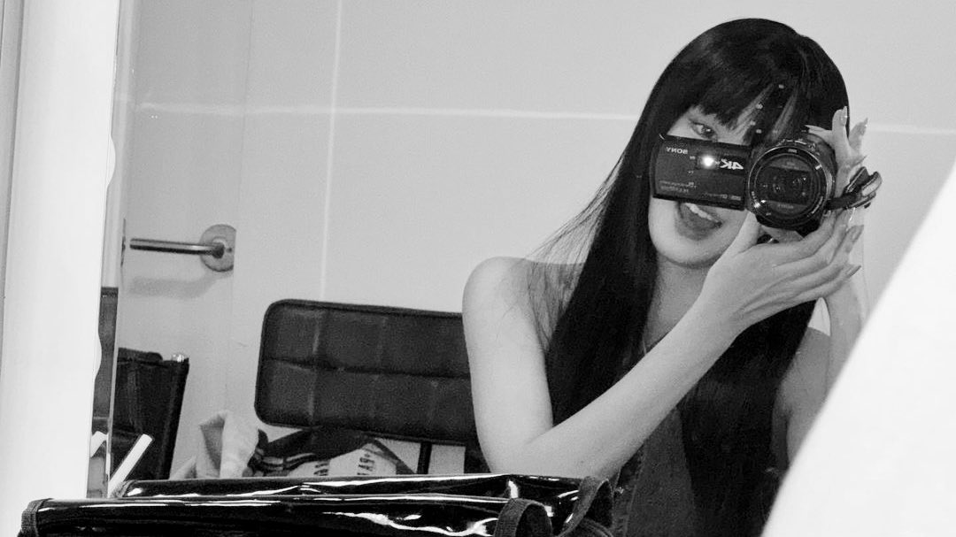 ✰ tweet media