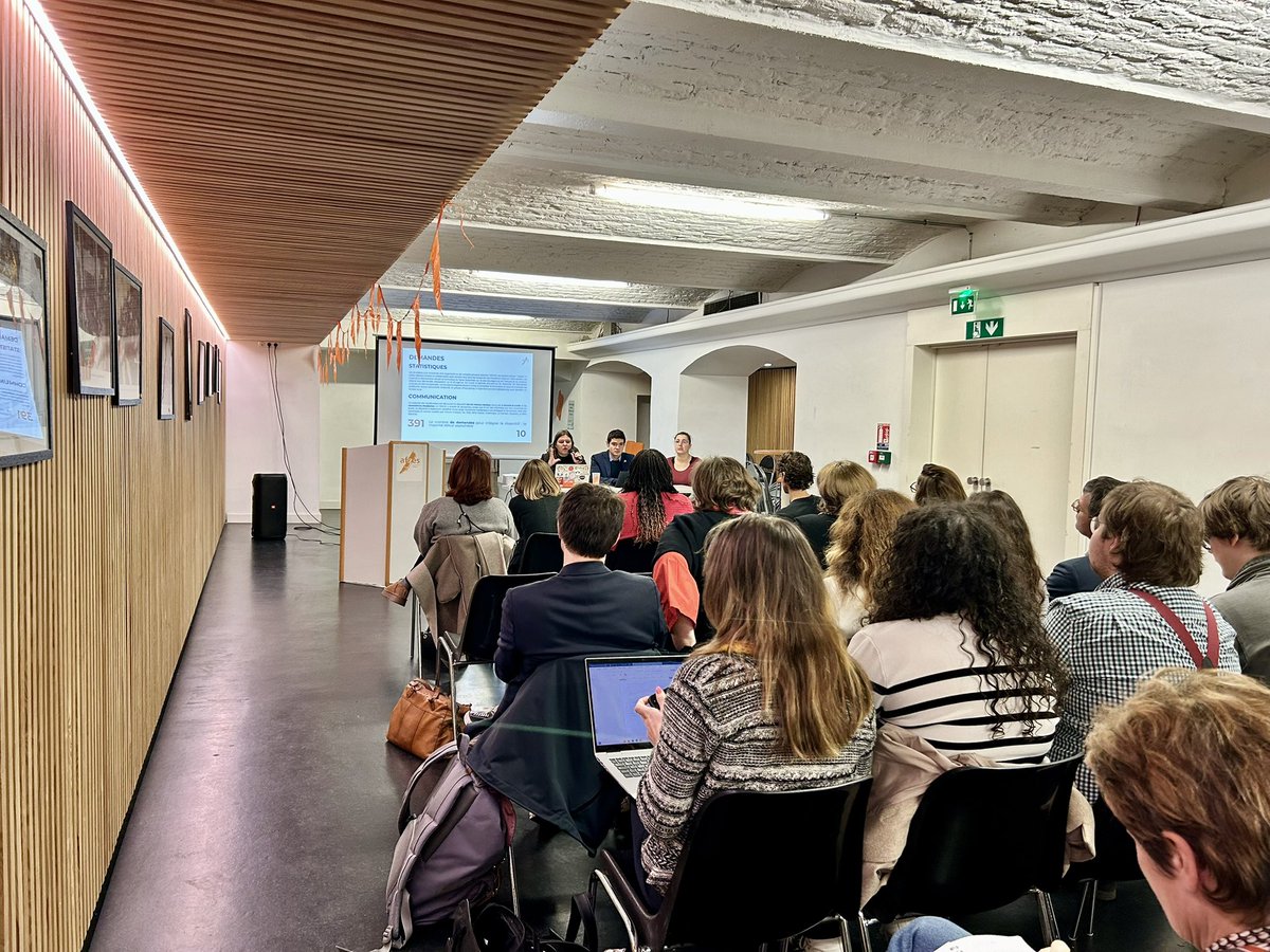 Lola Blandin Bourgeon (@lola_fage) on Twitter photo Ce matin l'<a href="/AFGES/">AFGES, les Étudiant-e-s d'Alsace</a> présentait son dispositif de logement provisoire, permettant aux étudiantEs de ne pas vivre dans la rue
Ce dispositif rappelle la responsabilité de l'Etat : ce n'est pas aux associations etudiantes de devoir développer des logements d'urgence 🆘 Ce matin l'<a href="/AFGES/">AFGES, les Étudiant-e-s d'Alsace</a> présentait son dispositif de logement provisoire, permettant aux étudiantEs de ne pas vivre dans la rue
Ce dispositif rappelle la responsabilité de l'Etat : ce n'est pas aux associations etudiantes de devoir développer des logements d'urgence 🆘
