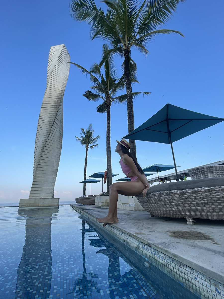 dedearly's tweet photo. 👙 https://t.co/oUKv4xWlvJ