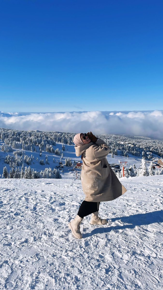 daunberg's tweet photo. ya Allah kangen winter ya Allah
mau maen salju lagi ❄️🌨️ https://t.co/697MQNrVEL